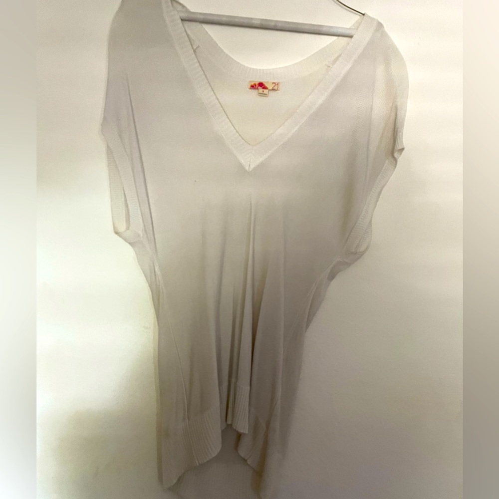 Casual white top